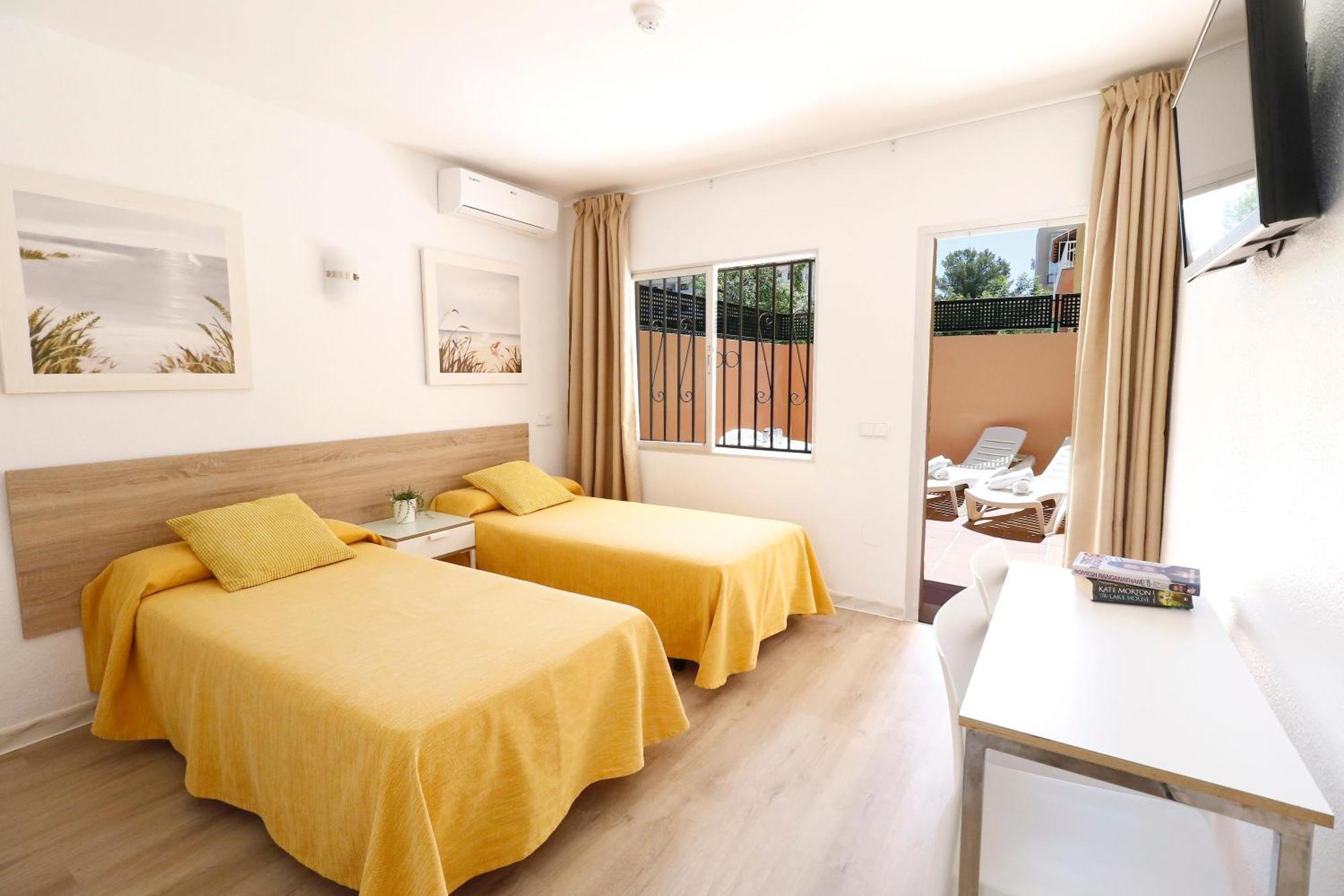 Naika Studios & Apartments Palma Nova  Exterior photo